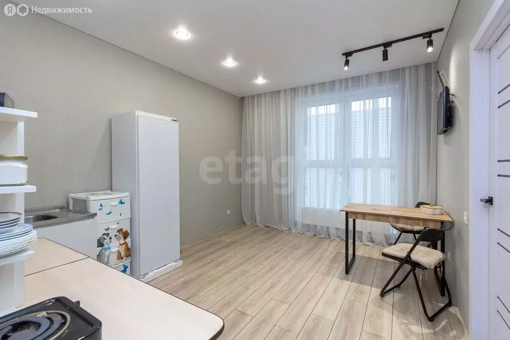 2-комнатная квартира: Тюмень, улица Фармана Салманова, 15 (50.2 м) - Фото 2