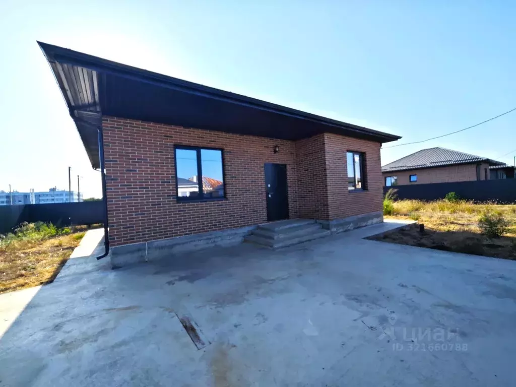 Коттедж в Краснодарский край, Динской район, Новотитаровская ст-ца ... - Фото 0