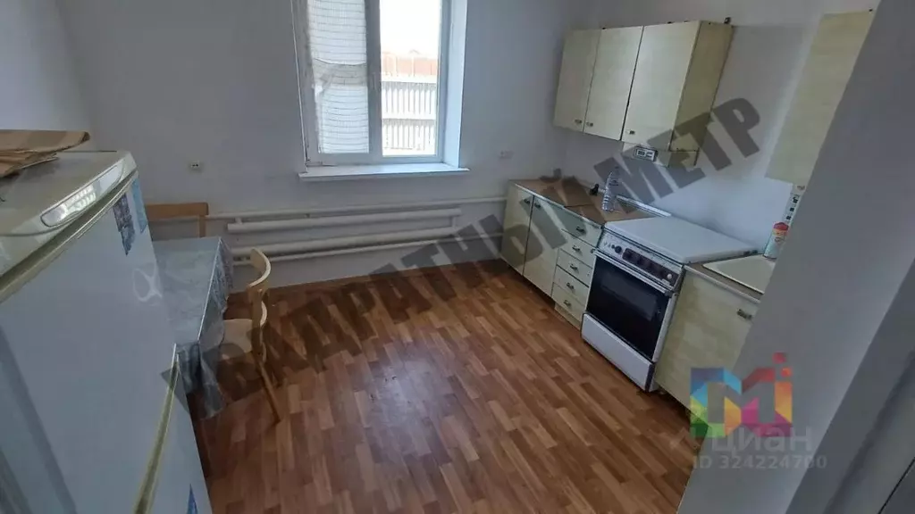 Дом в Калмыкия, Юстинский район, Цаган Аман пгт ул. Сян-Бельгина (80 ... - Фото 1