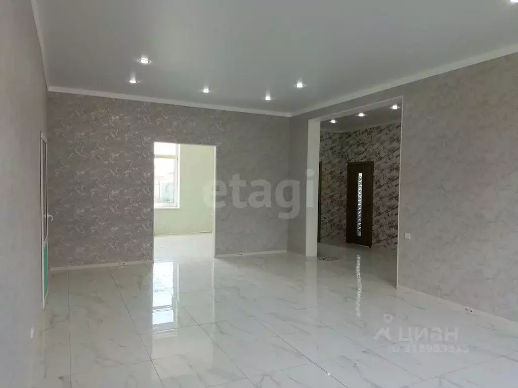 Дом в Омская область, Омский район, с. Усть-Заостровка ул. Центральная ... - Фото 1