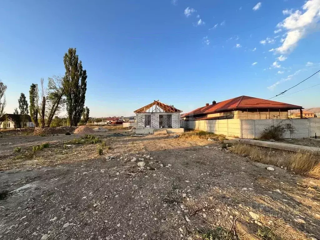 Дом в Крым, Симферопольский район, Добровское с/пос, с. Заречное ул. ... - Фото 2