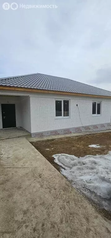 Дом в деревня Карлук, улица Валентина Распутина, 1 (170 м) - Фото 1