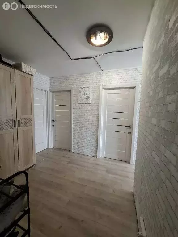 3-комнатная квартира: Челябинск, Солнечная улица, 8 (64.8 м) - Фото 1