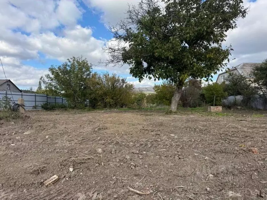 Участок в Крым, Симферопольский район, Добровское с/пос, с. ... - Фото 2