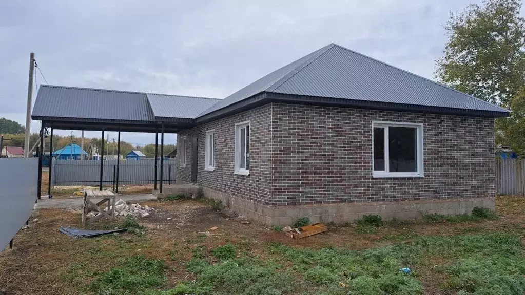 Дом в Оренбургская область, Саракташский район, с. Черкассы Солнечная ... - Фото 2