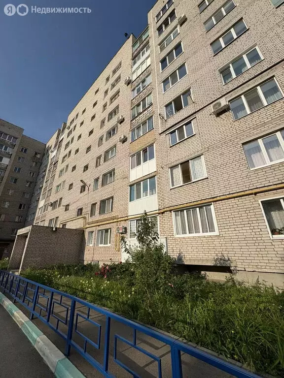 1-комнатная квартира: Октябрьский, 28-й микрорайон, 11 (31 м) - Фото 0