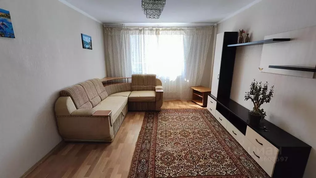 2-к кв. Крым, Симферопольский район, Молодежное пгт ул. Школьная, 6 ... - Фото 0