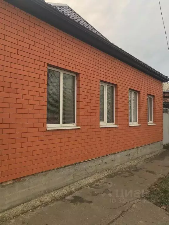 Дом в Краснодарский край, Ейск Нижнесадовая ул., 420 (160 м) - Фото 1
