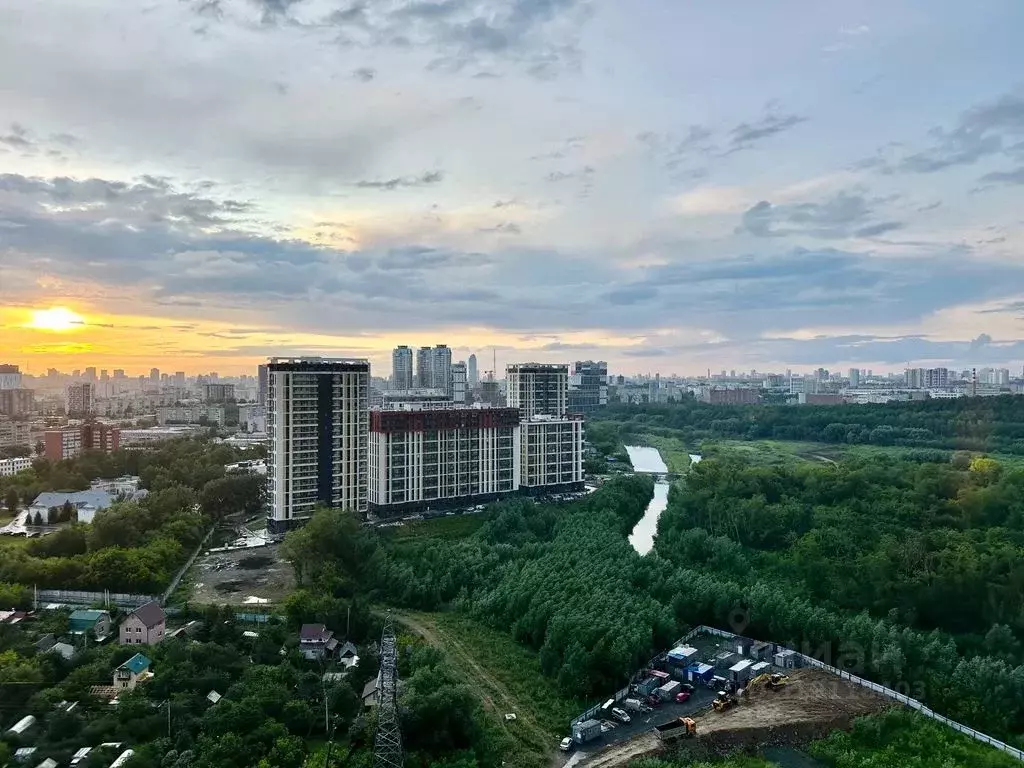 2-к кв. Свердловская область, Екатеринбург ул. Хуторская, 1/2 (56.0 м) - Фото 1