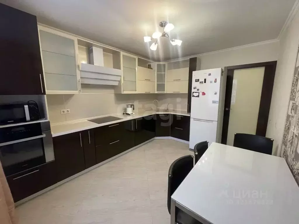 2-к кв. Тюменская область, Тюмень ул. Пермякова, 70к2 (56.0 м) - Фото 0