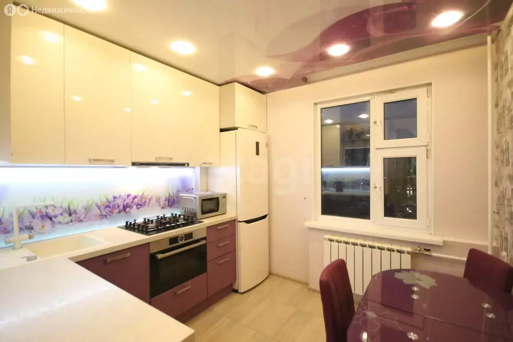 3-комнатная квартира: Новый Уренгой, район Северная Жилая Часть, ... - Фото 2