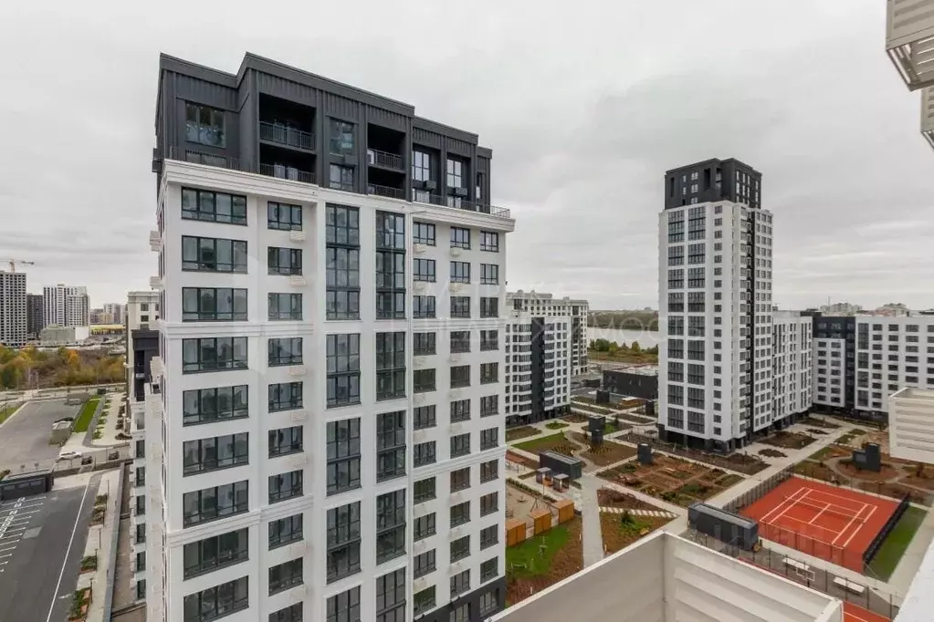 2-к кв. Тюменская область, Тюмень ул. Братьев Бондаревых, 5 (65.5 м) - Фото 1