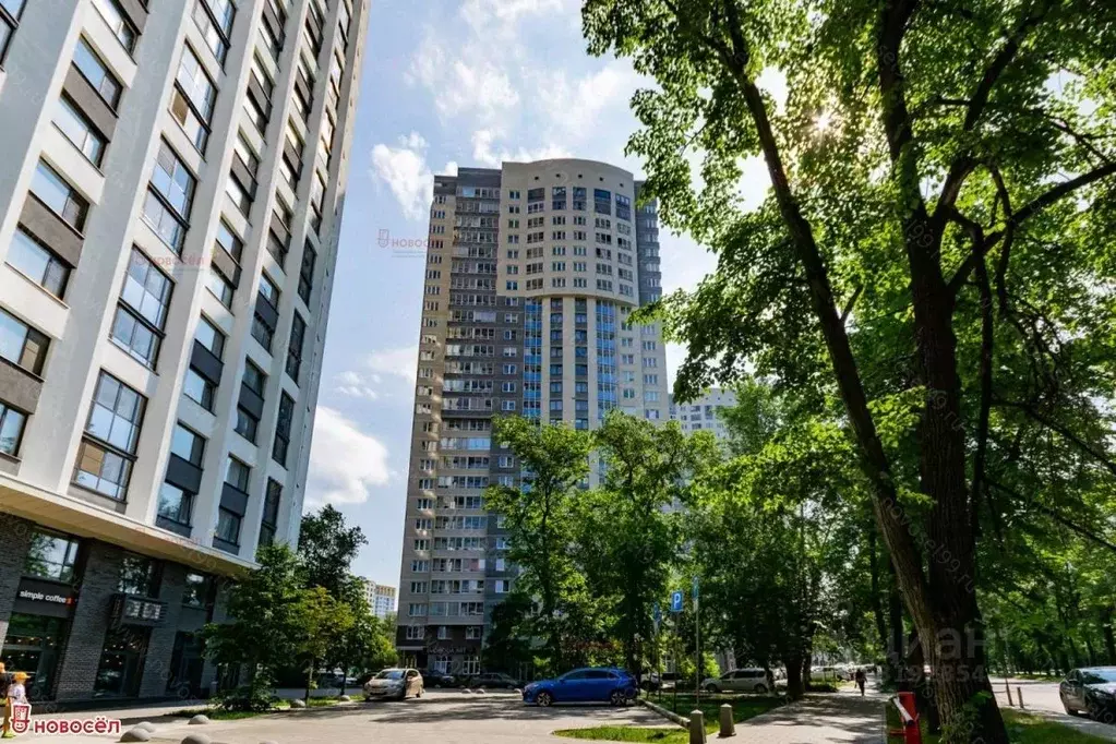 3-к кв. Свердловская область, Екатеринбург ул. Кировградская, 10 (96.0 ... - Фото 0