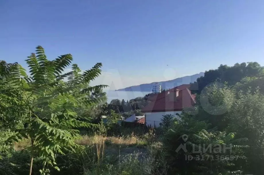 Участок в Крым, Ялта городской округ, Отрадное пгт ул. Мориса Тореза ... - Фото 0