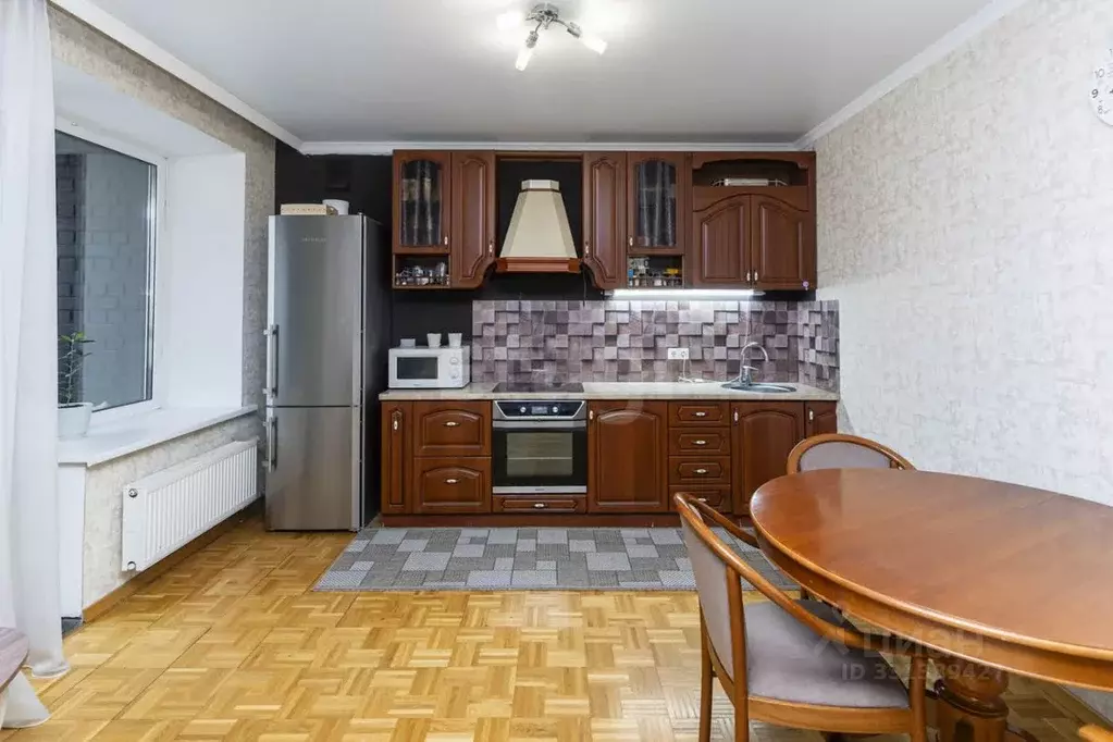 2-к кв. Тюменская область, Тюмень ул. Раушана Абдуллина, 1 (72.0 м) - Фото 1