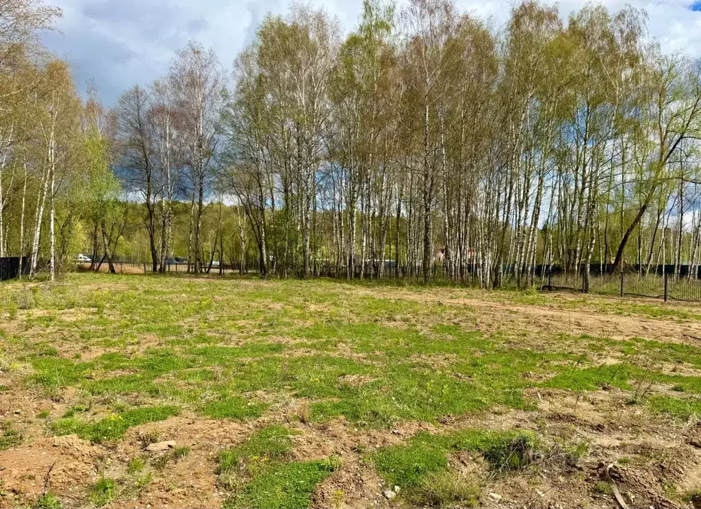 Участок в Московская область, Красногорск городской округ, д. ... - Фото 0