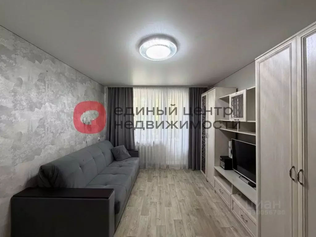 2-к кв. Тюменская область, Тюмень ул. Федюнинского, 13 (48.0 м) - Фото 1