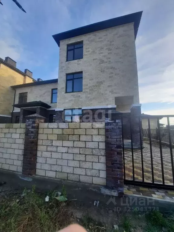 Таунхаус в Краснодарский край, Новороссийск ул. Мореходная (228 м) - Фото 2