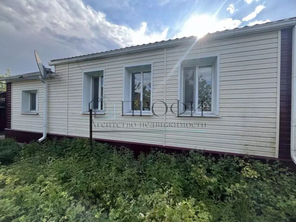 Дом в Белгородская область, Новооскольский городской округ, с. ... - Фото 0
