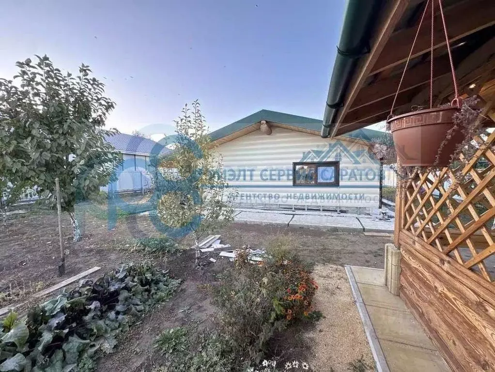 Дом в Саратовская область, Энгельсский район, Красноярское ... - Фото 1