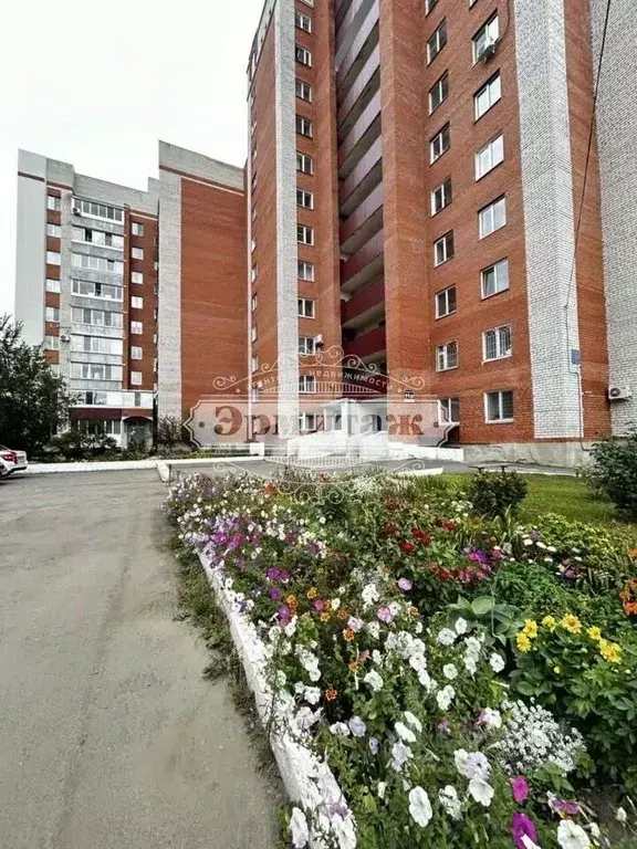 3-к кв. Курганская область, Курган Заозерный жилрайон, 3-й мкр, 11А ... - Фото 1