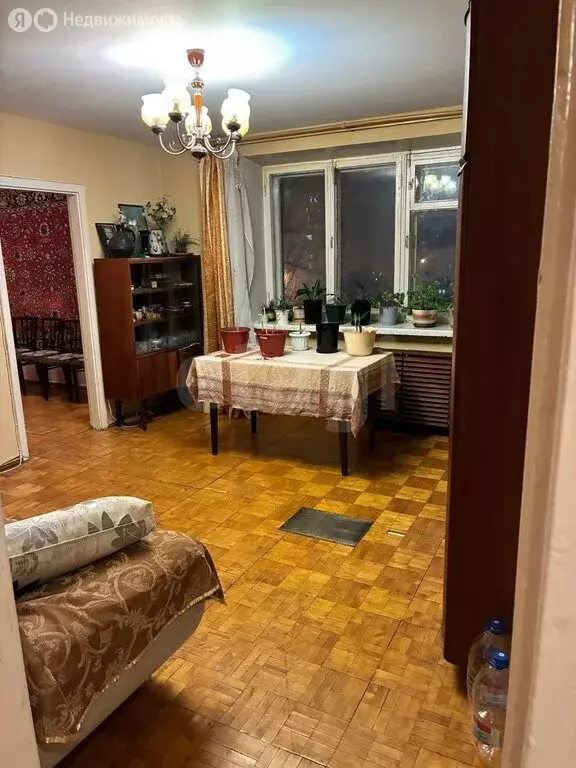 4-комнатная квартира: Тюмень, улица 50 лет Октября, 44 (63.7 м) - Фото 2