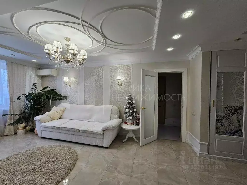 3-к кв. Тюменская область, Тюмень ул. Демьяна Бедного, 102 (65.0 м) - Фото 0