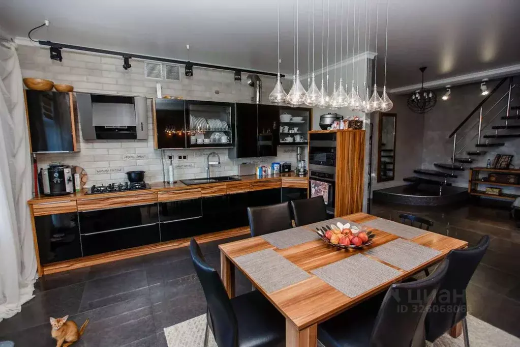 5-к кв. Воронежская область, Воронеж ул. Большая Чернавская, 5 (219.0 ... - Фото 1