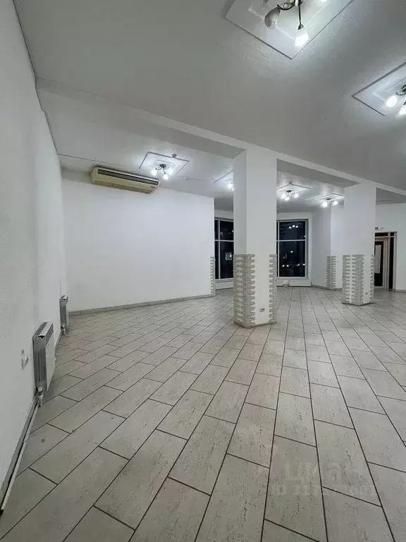 Торговая площадь в Краснодарский край, Армавир ул. Советской Армии, 33 ... - Фото 2