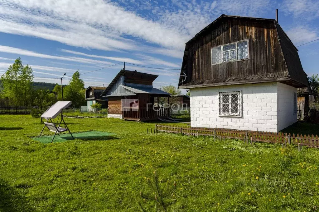 Дом в Кемеровская область, Калтан Металлист дп, 24 (50 м) - Фото 1
