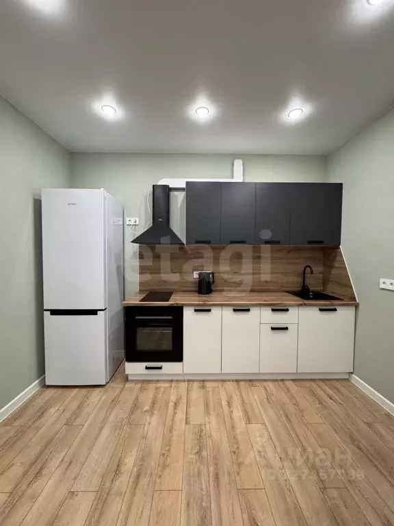 1-к кв. Тюменская область, Тюмень ул. Ивана Чистякова, 5 (40.0 м) - Фото 2