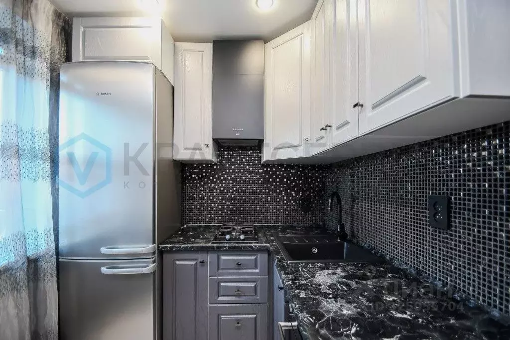 2-к кв. Омская область, Омск ул. 16-й Военный городок, 408 (47.5 м) - Фото 1