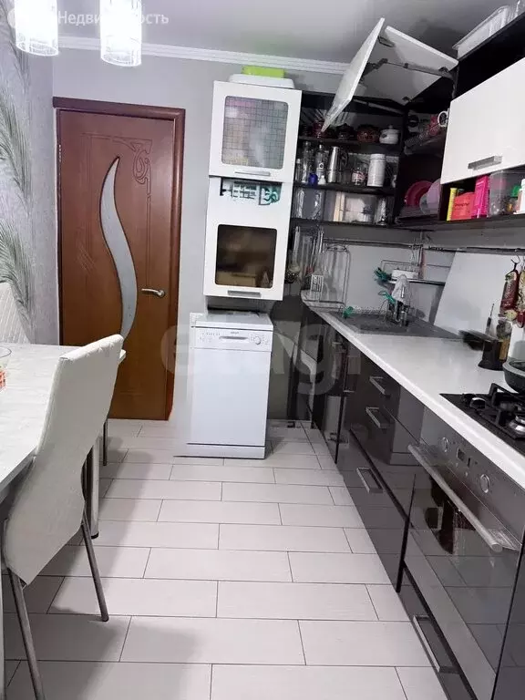 4-комнатная квартира: Альметьевск, улица Герцена, 88 (81.2 м) - Фото 2