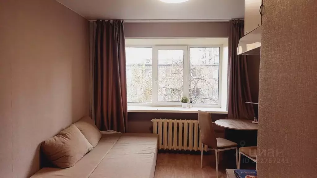Комната Свердловская область, Екатеринбург ул. Ясная, 1к3А (18.0 м) - Фото 1