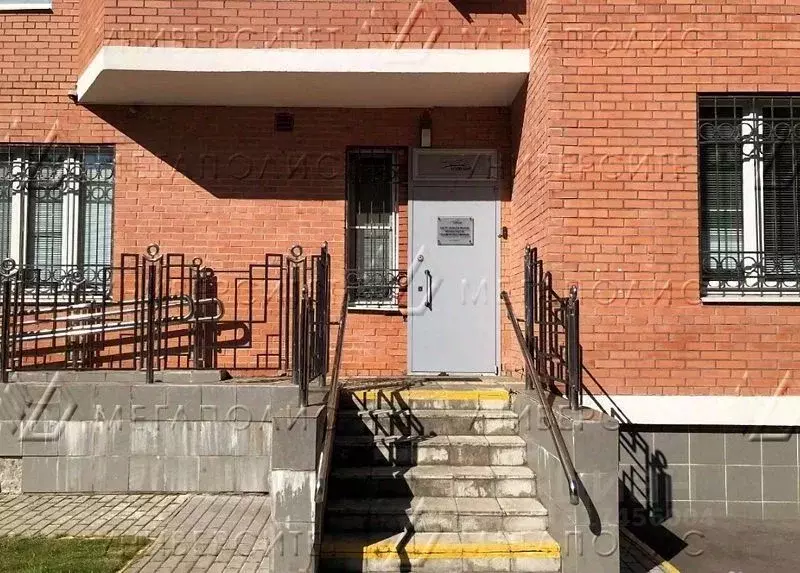 Помещение свободного назначения в Москва Фортунатовская ул., 10 (118 ... - Фото 0