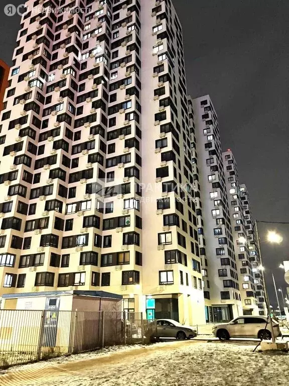 Квартира-студия: посёлок городского типа Новоивановское, бульвар ... - Фото 0