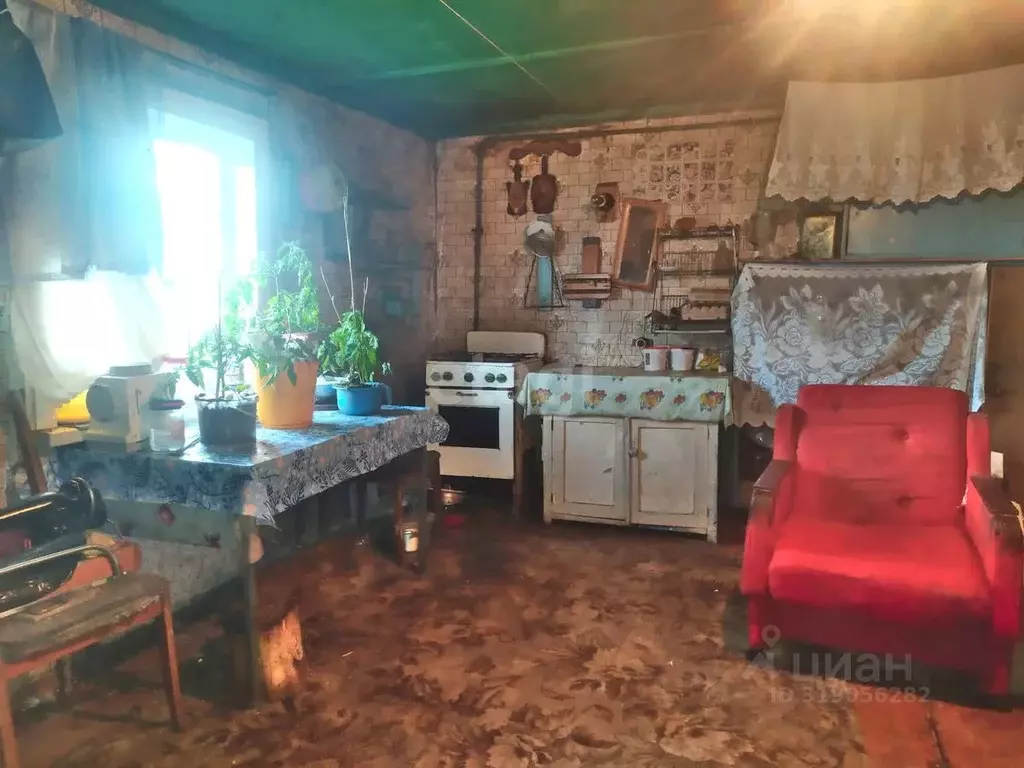 Дом в Саратовская область, Балашовский район, с. Репное ул. ... - Фото 1