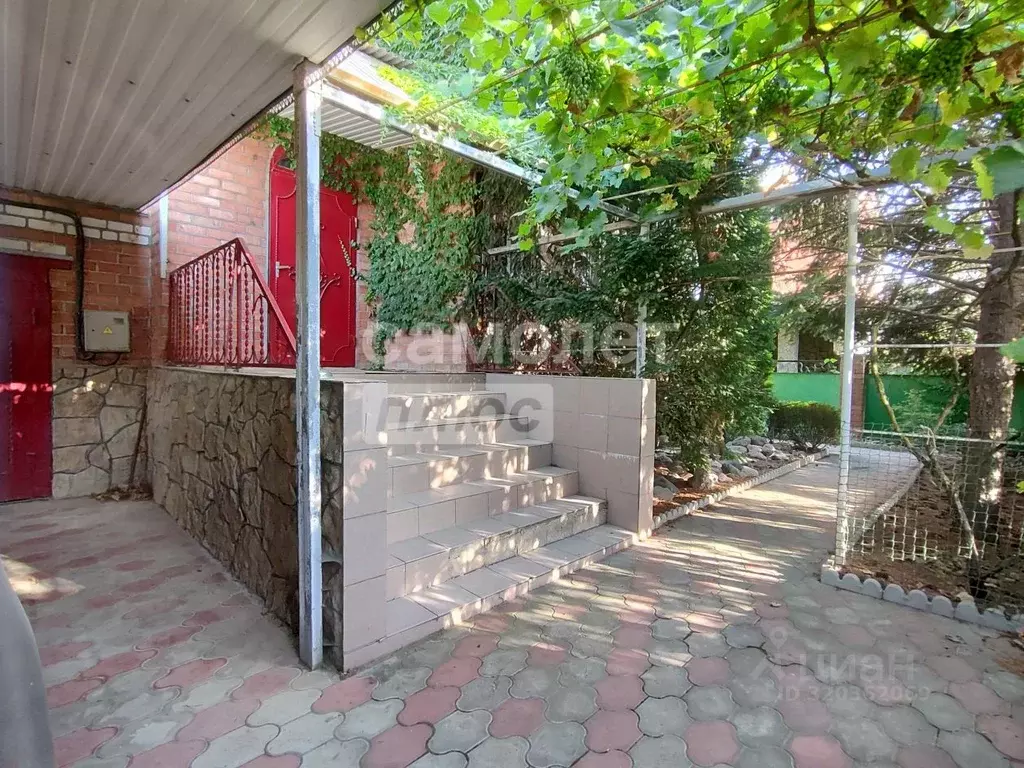 Дом в Краснодарский край, Приморско-Ахтарск Каспийская ул., 52 (290 м) - Фото 1