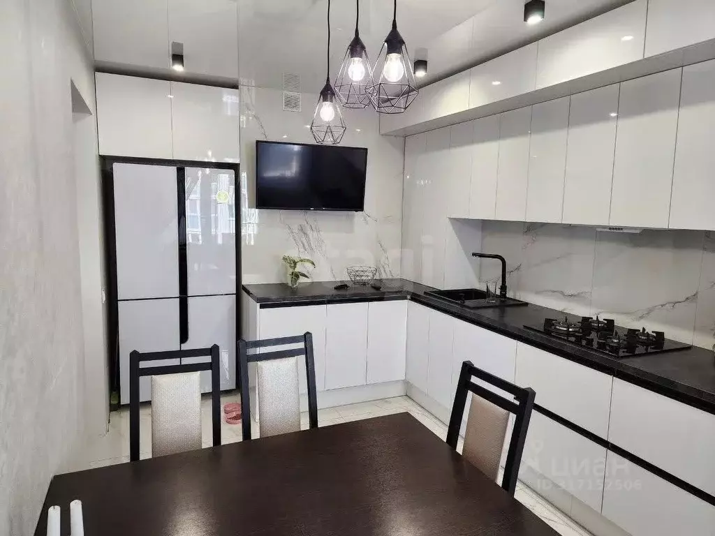 3-к кв. Калининградская область, Калининград ул. Левитана, 65к2 (68.7 ... - Фото 0