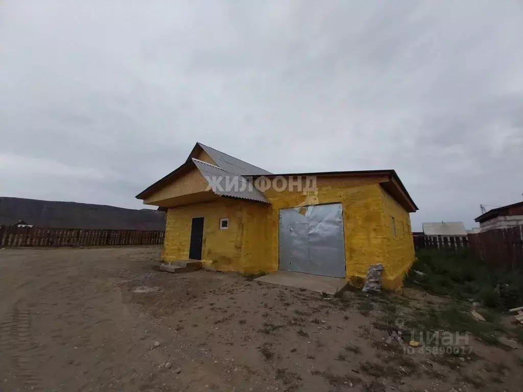 Дом в Тыва, Кызылский кожуун, Каа-Хем пгт ул. Полянка (100 м) - Фото 1