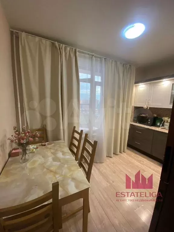 1-к. квартира, 38 м, 4/8 эт. - Фото 0