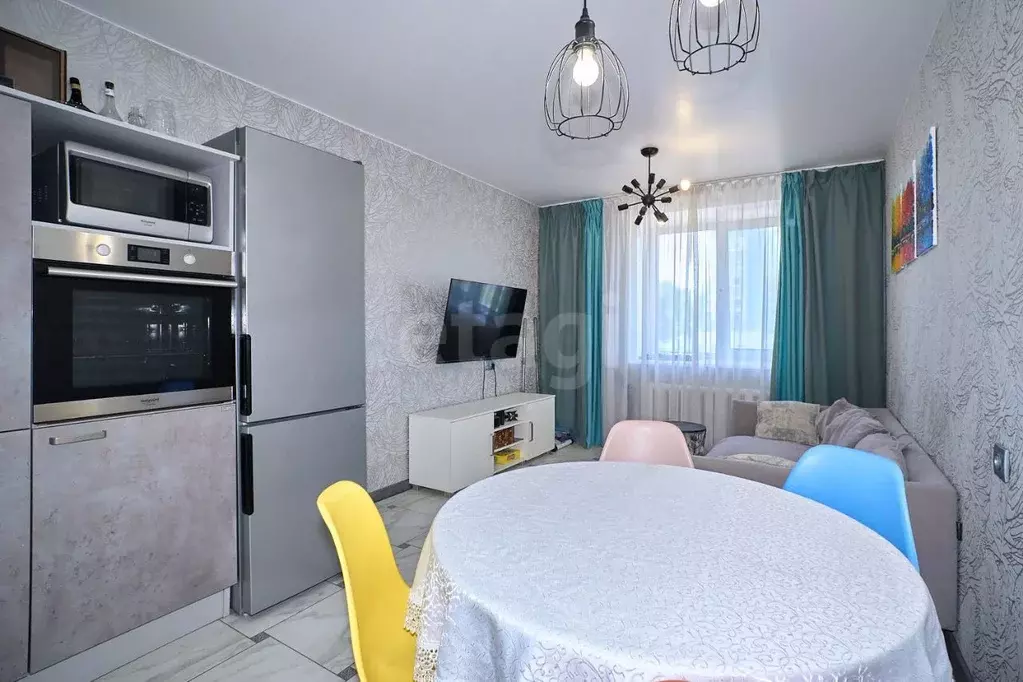 2-к кв. Тюменская область, Тюмень Харьковская ул., 65 (64.3 м) - Фото 1