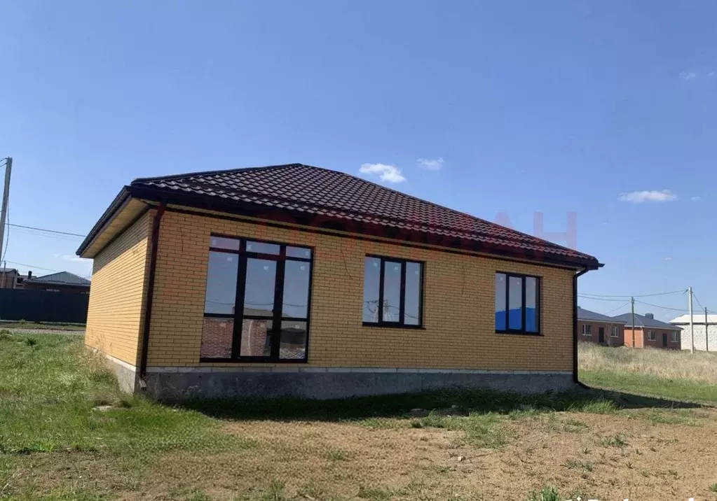 Дом в Ростовская область, Аксай ул. Михаила Ковалева, 6 (100 м) - Фото 0