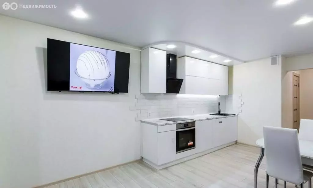 2-комнатная квартира: Киров, улица Анжелия Михеева, 16 (70.5 м) - Фото 2