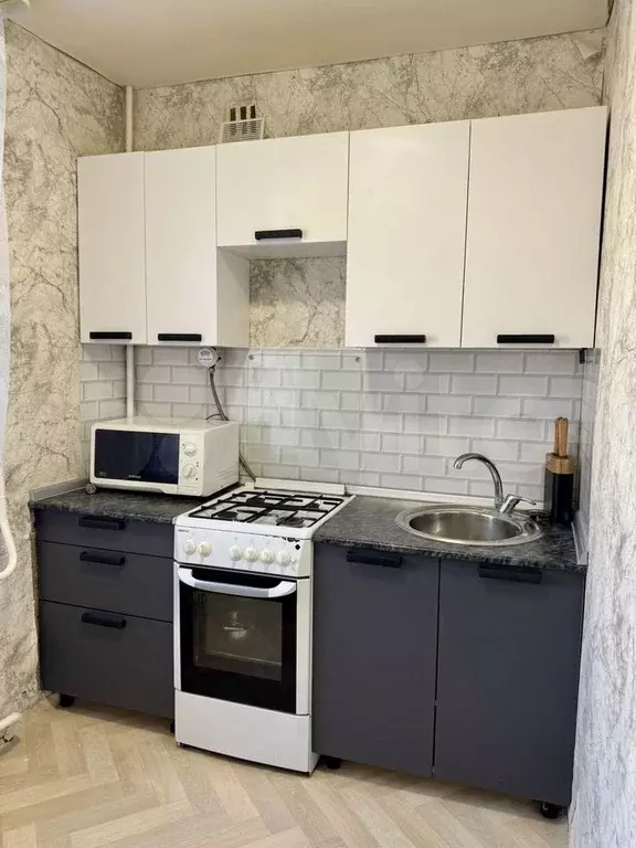 1-к. квартира, 32 м, 4/9 эт. - Фото 0