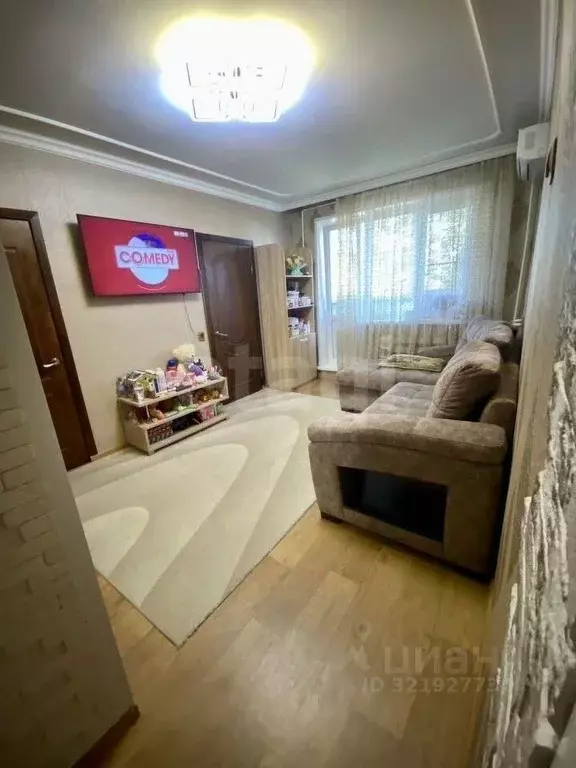 3-к кв. Белгородская область, Старый Оскол Интернациональный мкр, 47 ... - Фото 0