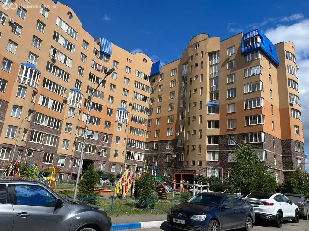 2-комнатная квартира: Омск, проспект Комарова, 17к1 (66 м) - Фото 0
