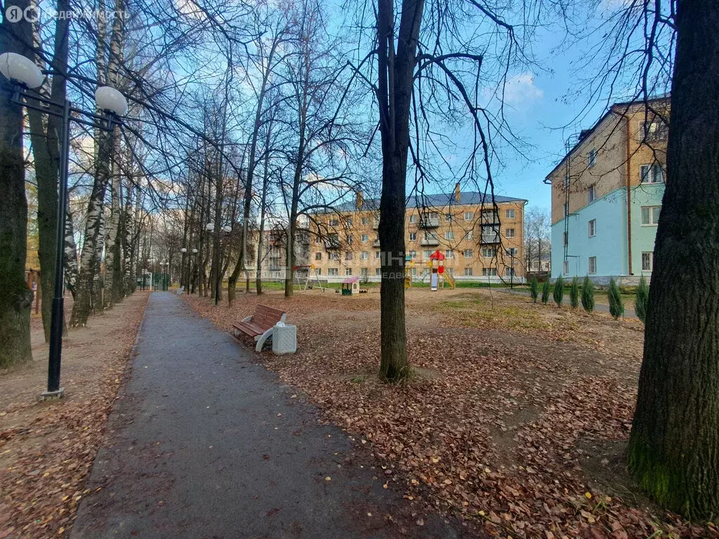 3-комнатная квартира: Ковров, улица Белинского, 1/2 (40 м) - Фото 1