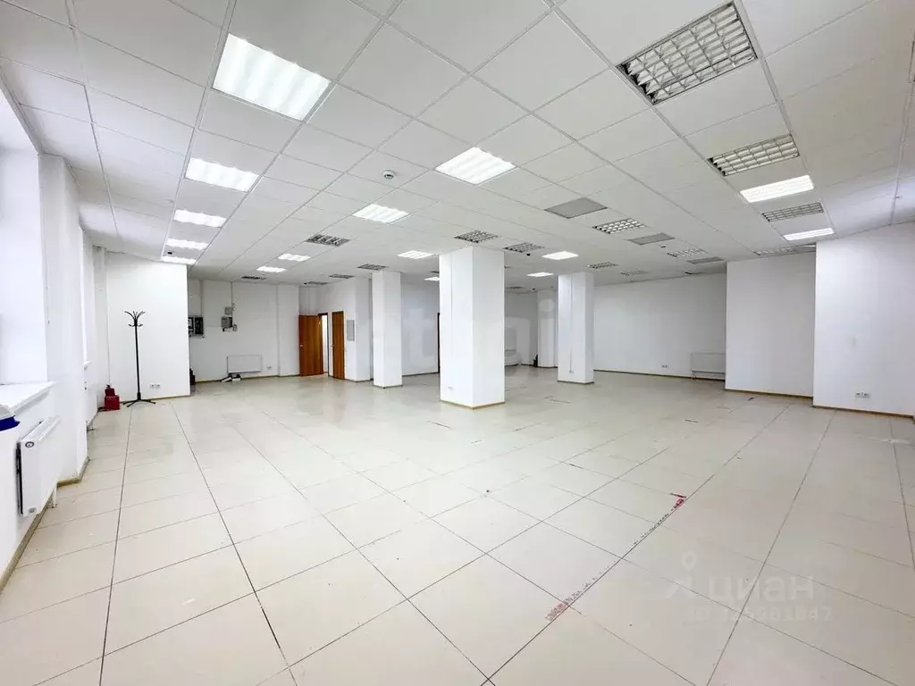 Помещение свободного назначения в Тюменская область, Тюмень проезд ... - Фото 1