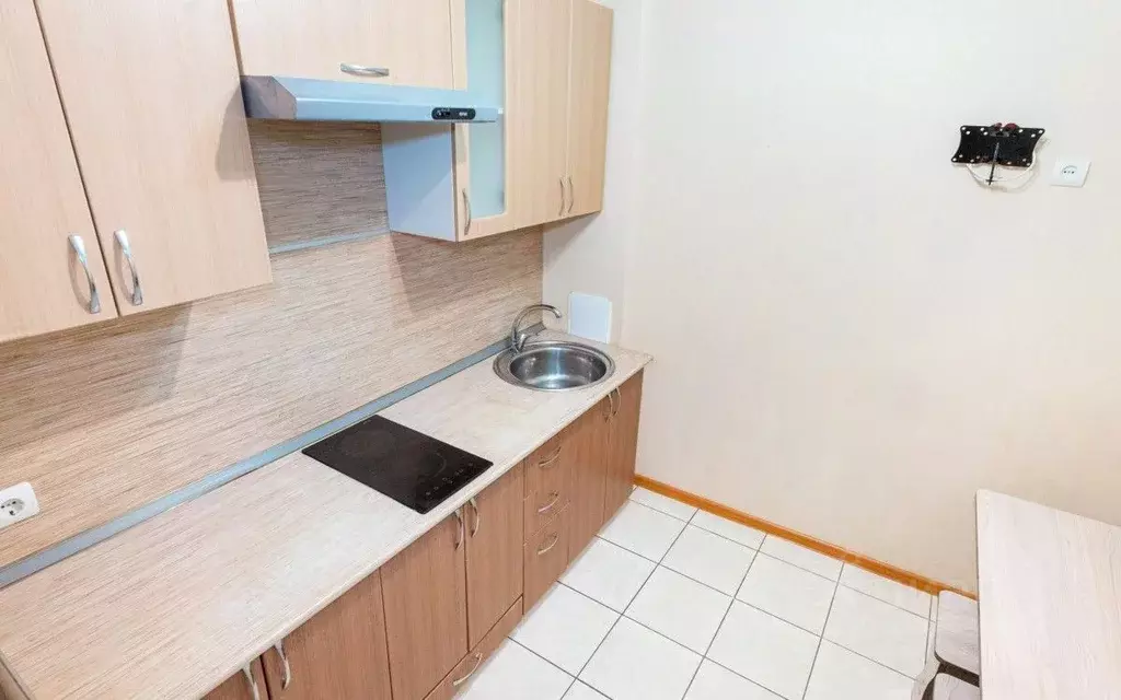 2-к кв. Омская область, Омск Светловская ул., 10 (42.0 м) - Фото 1